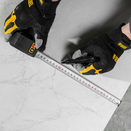 Лазерный дальномер с рулеткой LT-40, 5м x 19 мм, дальномер 40м, автомат. фиксация Denzel цена