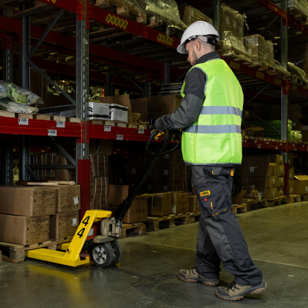 Каска защитная ударопр.«Форвард» (К-05)ABS/PC,комплект со встроен.очк.ОЧК-05 Форвард,белая Denzel цена