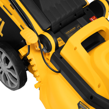 Газонокосилка электрическая GMC-2000, шир. 44см, 2000 Вт, 6 уров., травосб. 45 л Denzel цена