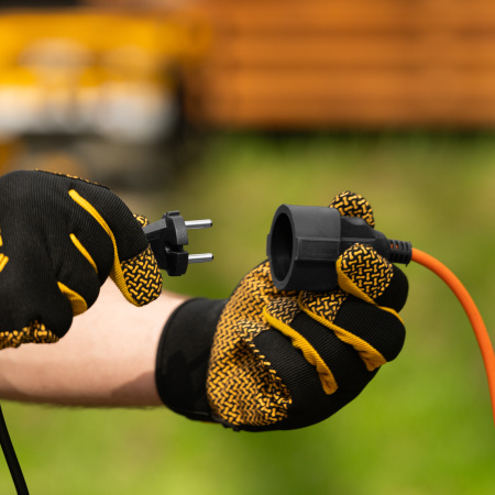 Удлинитель-шнур силовой Garden Series, б/з, ПВС, 20м, 1 розетка, 2 x 1,5 мм, Denzel цена