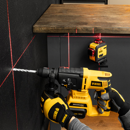 Лазерный уровень мультипризменный LX 360-3 Red, 30 м, 635 нм, аккумулятор Li 2800 мАч, резьба 5/8" Denzel цена