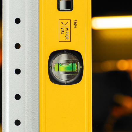 Уровень алюминиевый, магнит, фрезерованный, 3 глазка (1 зеркал.) 0,5 мм/м, 1200 мм Denzel цена