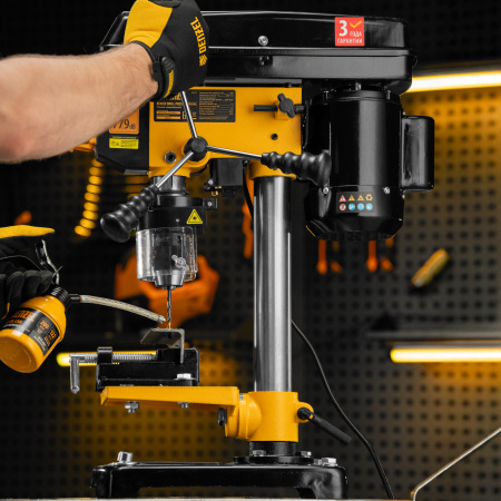 Станок сверлильный DDM-350L, 350 Вт, 13 мм, 5 ск., лазер, настольный Denzel