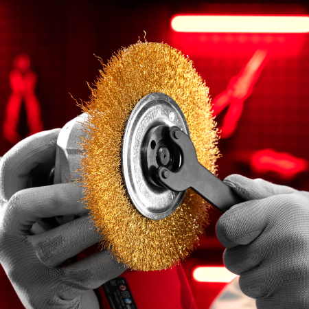 Щетка для УШМ, 150 мм, посадка 22.2 мм, плоская, латунированная витая проволока Matrix