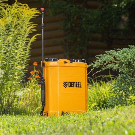 Опрыскиватель ранцевый аккумуляторный D-16LA, 16 л, 12 В, 8 Ач Denzel цена