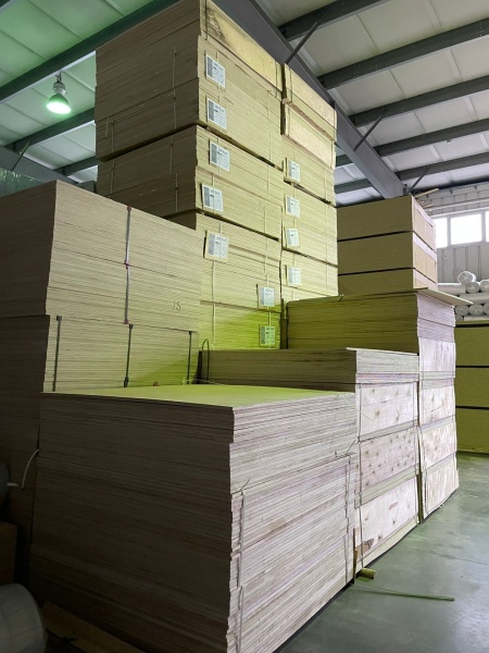 Фанера влагостойкая ФСФ 18 мм 1525х3050 сорт 4/4