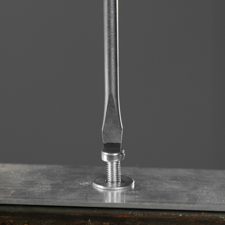 Отвертка, SL5x100 мм, S2, 3к рукоятка Denzel