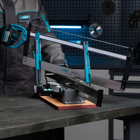 Стусло прецизионное, двухплоскостное, пила 600 мм, две прижимные струбцины, ограничительный упор Gross цена