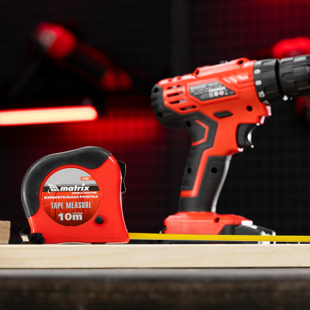 Рулетка Double fixation,10 м х 25 мм,обрезиненный корпус,двойная плавная фиксация Matrix цена