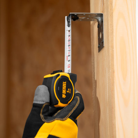 Рулетка 5м х 19мм, двухкомп. корпус, магнитный обрезиненный зацеп Denzel цена