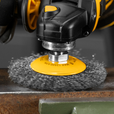 Щетка для УШМ, 125 мм, "Тарелка", витая нержавеющая проволока 0.3 мм, М14 Denzel