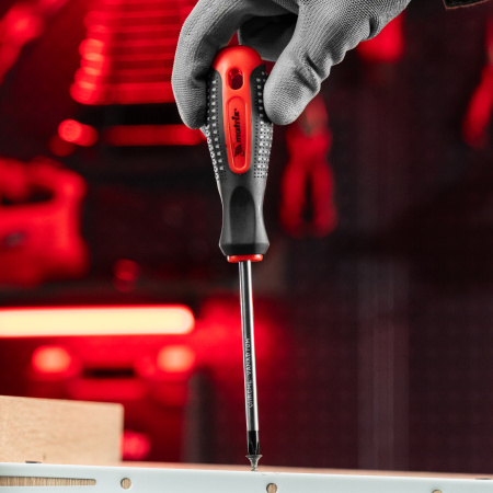 Набор отверток Fusion на подвесной полке 18 шт, CrV Matrix