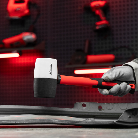 Киянка резиновая, 680 г, черно-белая резина, фибергласовая рукоятка Matrix