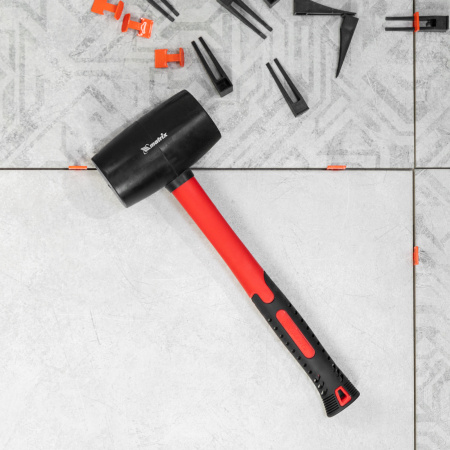 Киянка резиновая, 910 г, черная резина, фибергласовая рукоятка Matrix