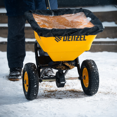 Механическая сеялка на колесах, 45 л Denzel цена
