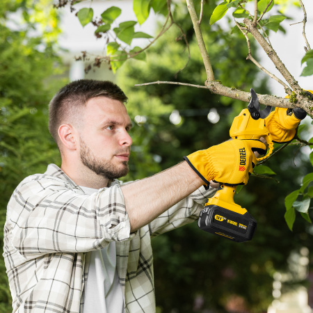 Секатор аккумуляторный CP-30-0, 18В Li-Ion Denzel цена