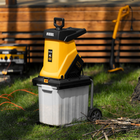 Измельчитель садовый электрический ECS-2700, 2700 Вт, 40 мм Denzel цена