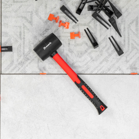 Киянка резиновая, 225 г, черная резина, фибергласовая рукоятка Matrix