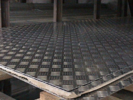 Лист алюминиевый рифленый 1,5х1200х3000 мм Квинтет