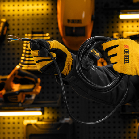 Шнур сетевой Energy Series, ПВС, 3 м, 3 x 1,5 мм, с неразборной вилкой, черный, Denzel цена