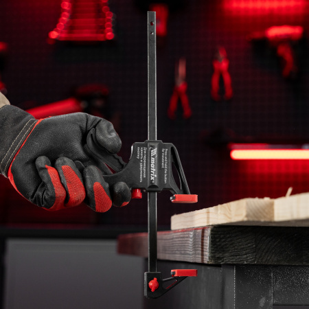 Струбцина универсальная F-образная, 200 х 315 х 45 мм, пластмассовый корпус Matrix цена