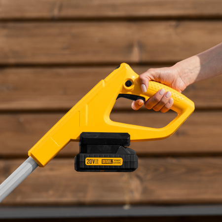 Портативная аккумуляторная газонокосилка CLM-22, Li-ion, 20В, 220 мм // Denzel цена