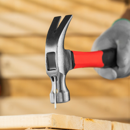 Молоток-гвоздодер optimal, 450 г, боек c магнитом, фибергласовая обрезиненная рукоятка Matrix