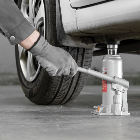 Домкрат гидравлический бутылочный, 6 т, h подъема 216-413 мм, в пластиковом кейсе Matrix цена