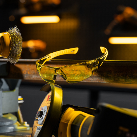 Очки защитные открытые, поликарбонатные, желтая линза, 2х комп.дужки Denzel цена