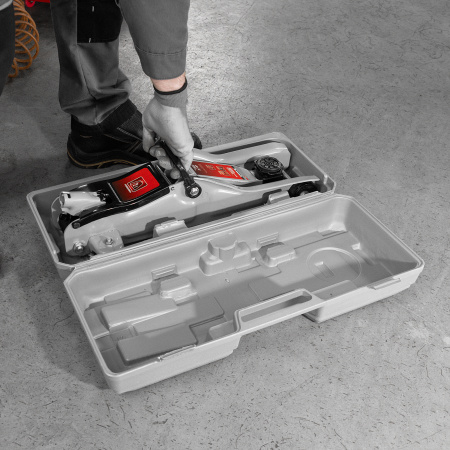 Домкрат гидравлический подкатной 2 т в пластиковом кейсе 85-330 мм. Low Profile Matrix цена