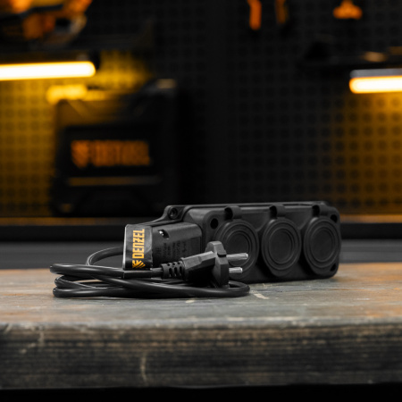 Шнур сетевой Energy Series, ПВС, 1,5 м, 2 x 1,5 мм, с неразборной вилкой, черный, Denzel цена