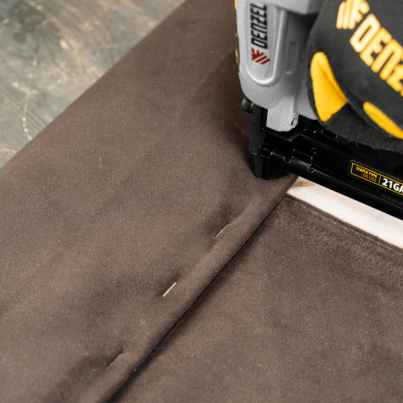 Скобы 21GA для пнев. степл., 14мм, шир. - 0,95мм, тол. - 0,6мм, шир. скобы - 12,8мм, 5000шт Denzel цена