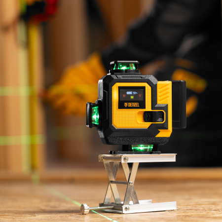 Лазерный уровень мультипризменный DLV-360-4C, 30 м, зеленый луч, Li-Ion 2,4 Aч, кейс// Denzel цена