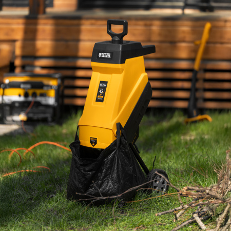 Измельчитель садовый электрический ECS-2500, 2500 Вт, 45 мм Denzel цена