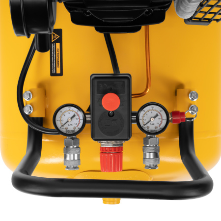 Компрессор воздушный BCV2200/100, ременный привод, 2.2 кВт, 100 литров, 370 л/мин Denzel