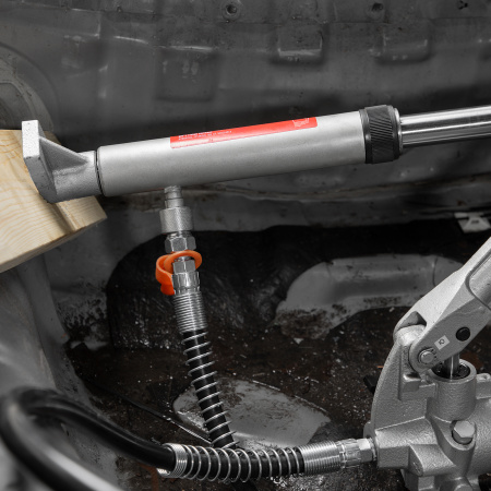 Растяжка гидравлическая, 10 т, набор из 17 предметов, 7 сменных насадок, в пластиковом кейсе Matrix цена