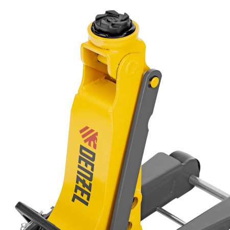 Домкрат гидравлический подкатной с фиксатором, 2,5 т,  85-385 мм, в пласт. кейсе Denzel цена