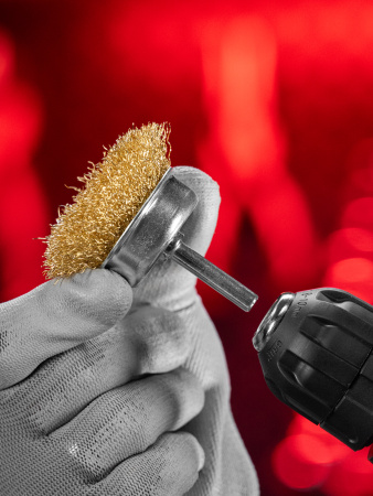 Щетка для дрели, 50 мм, "чашка" со шпилькой, латунированная витая проволока Matrix