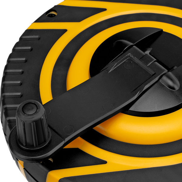 Рулетка геодезическая 20 м х 15 мм, закрытый корпус, фиберглассовая лента Denzel цена