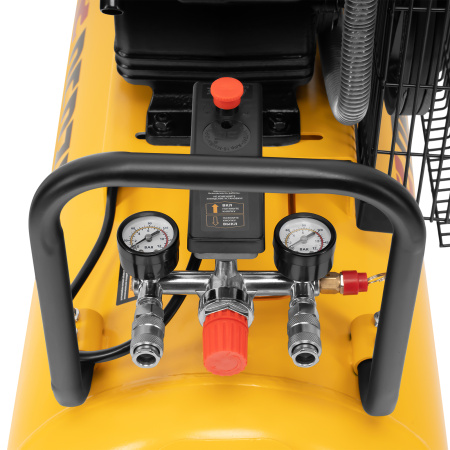 Компрессор воздушный BCV2200/100, ременный привод, 2.2 кВт, 100 литров, 370 л/мин Denzel