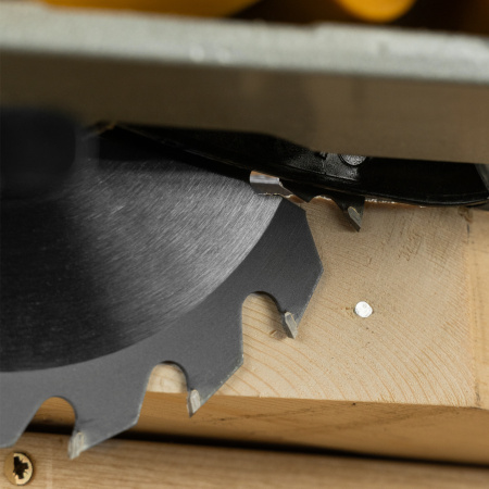 Пильный диск по дереву с гвоздями, ф185 х 20 мм, 24 зубов Denzel