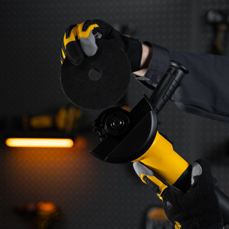 Углошлифовальная машина AGD125-1000, 1000 Вт, 125 мм, 3000-10000 об/мин Denzel