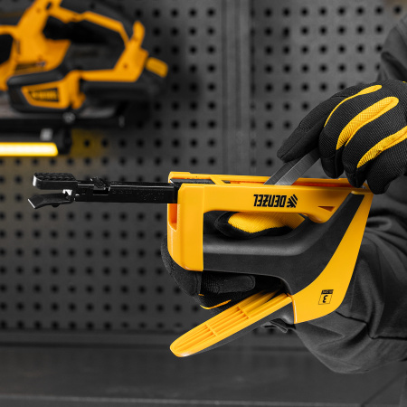 Степлер мебельный, пластиковый корпус, тип скобы: 13, 53, 300, 6-14 мм, Denzel цена