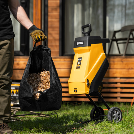 Измельчитель садовый электрический ECS-2500, 2500 Вт, 45 мм Denzel цена