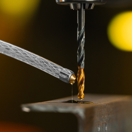 Масленка-нагнетатель, металлический корпус, 0,3 л, гибкий наконечник Denzel цена