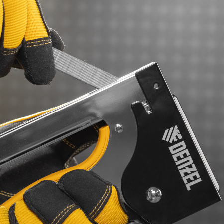 Степлер металл., скобы в комплекте, плавная регулировка удара, 2К рукоятка, тип 53, 4-14 мм Denzel цена