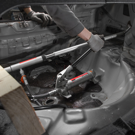 Растяжка гидравлическая, 10 т, набор из 17 предметов, 7 сменных насадок, в пластиковом кейсе Matrix цена