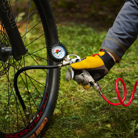 Набор пневмоинструмента, 5 предметов, быстросъемное соединение, краскораспылитель с нижним бачком Matrix цена