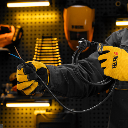 Шнур сетевой Energy Series, ПВС, 1,5 м, 2 x 1 мм, с неразборной вилкой, черный, Denzel цена