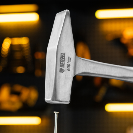 Молоток слесарный 600 г, цельнометаллический, двухкомпонентная рукоятка Denzel